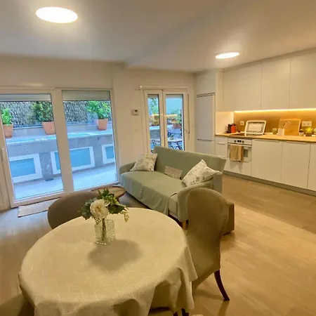 Piso Con Terraza Junto A La Playa Διαμέρισμα *