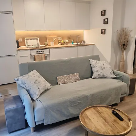 Piso Con Terraza Junto A La Playa Διαμέρισμα *