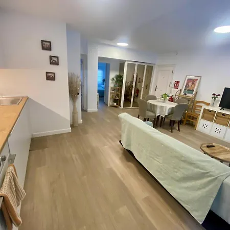 Piso Con Terraza Junto A La Playa Διαμέρισμα